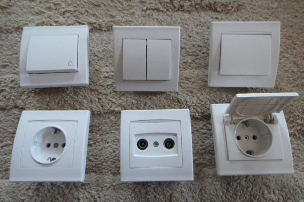 Anschliessen von Schaltern