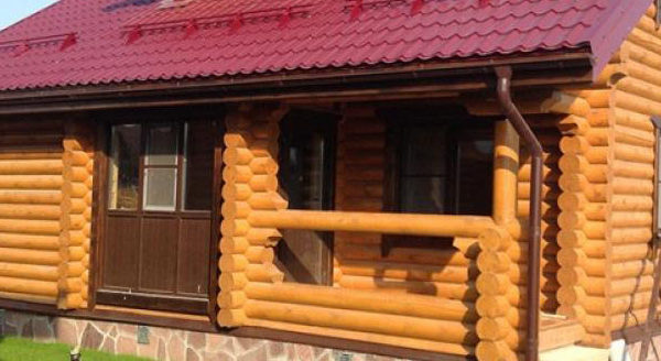 Bau einer Blockhütte